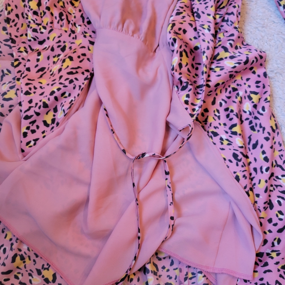 Like New Pink Leopard Print Long Sleeve Satin Midi Wrap Dress small - Picture 10 of 15